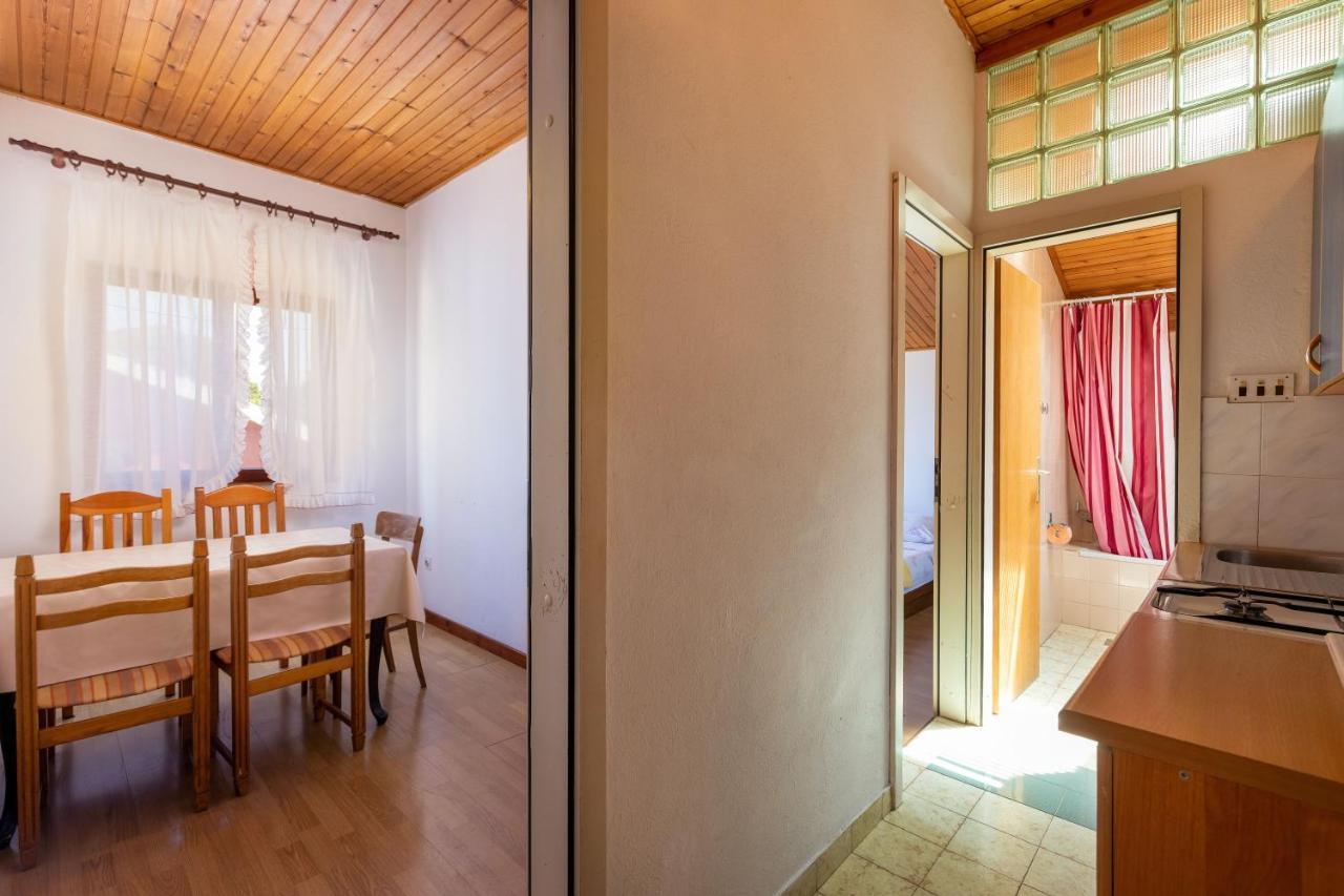 Apartments And Room Pergola Ровінь Екстер'єр фото