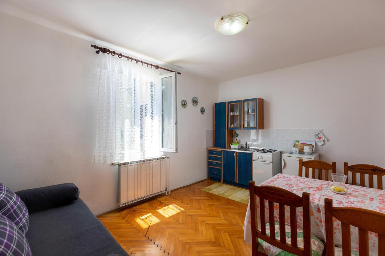 Apartments And Room Pergola Ровінь Екстер'єр фото