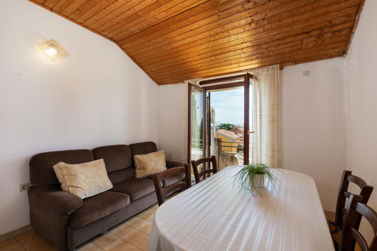 Apartments And Room Pergola Ровінь Екстер'єр фото